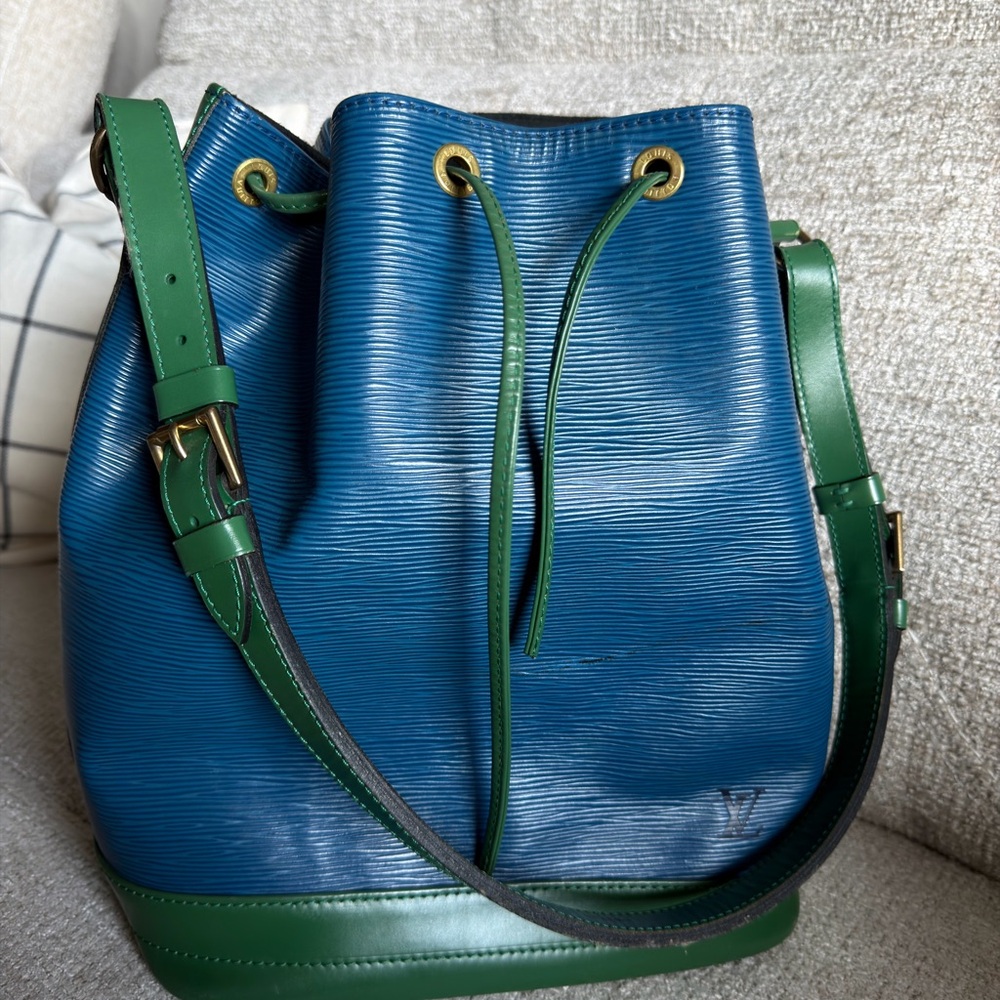 Louis Vuitton Noe Epi Leather Bucket Shoulder Bag Green and Blue Colorblock
